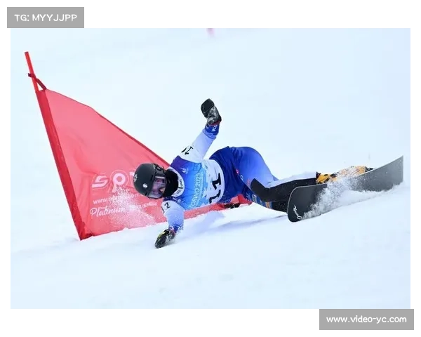 40岁奥地利单板滑雪老将本杰明·卡尔卫冕后的激情庆祝：脱衣仰倒雪中
